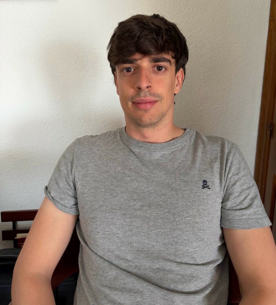 Javier Huerga Hernainz, fundador y CEO de Eau de Mar Perfumes, empresa especializada en perfumes personalizados para marcas, empresas e influencers
